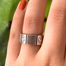 Grid Happy Ring